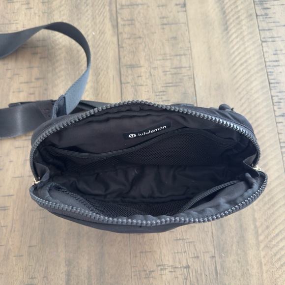 lululemon athletica Black Crossbody Bag - Picture 3 of 10